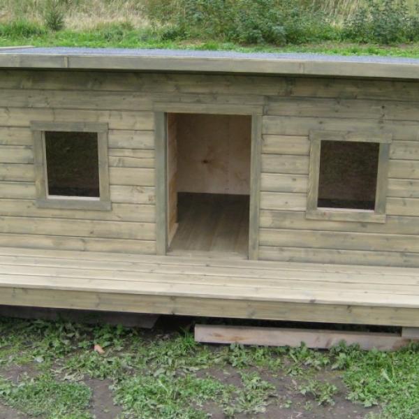 Koirankoppi kahdelle koiralle